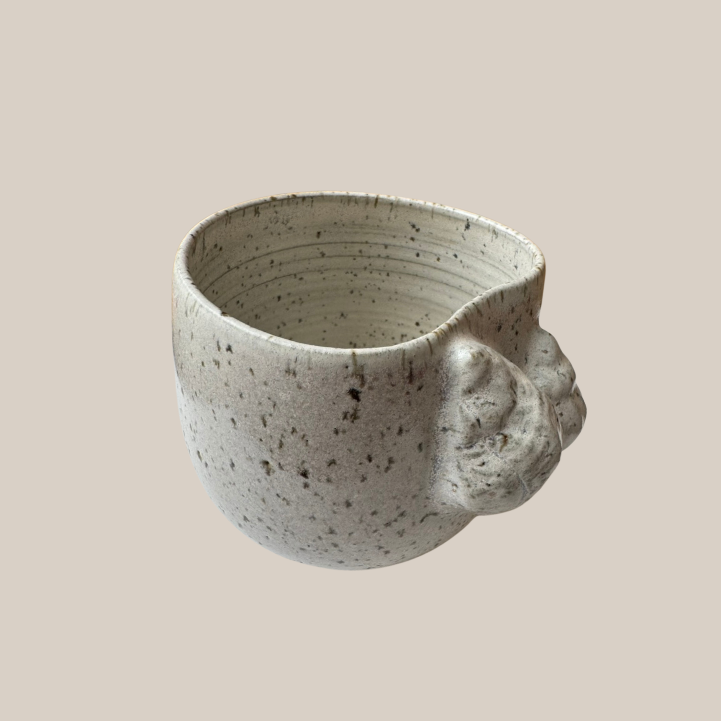 Beige keramik kop Konkylier