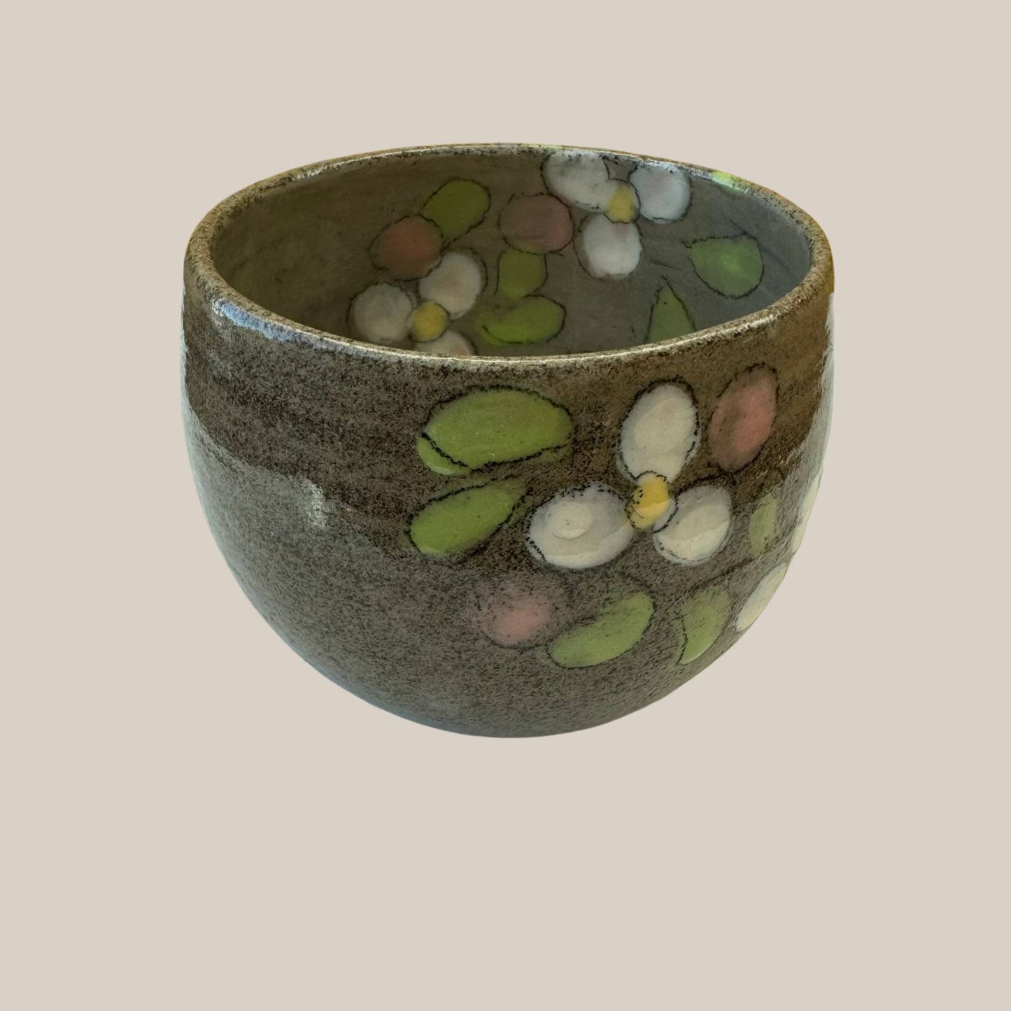 Keramikkop78. Beige med hvide æbleblomster.
