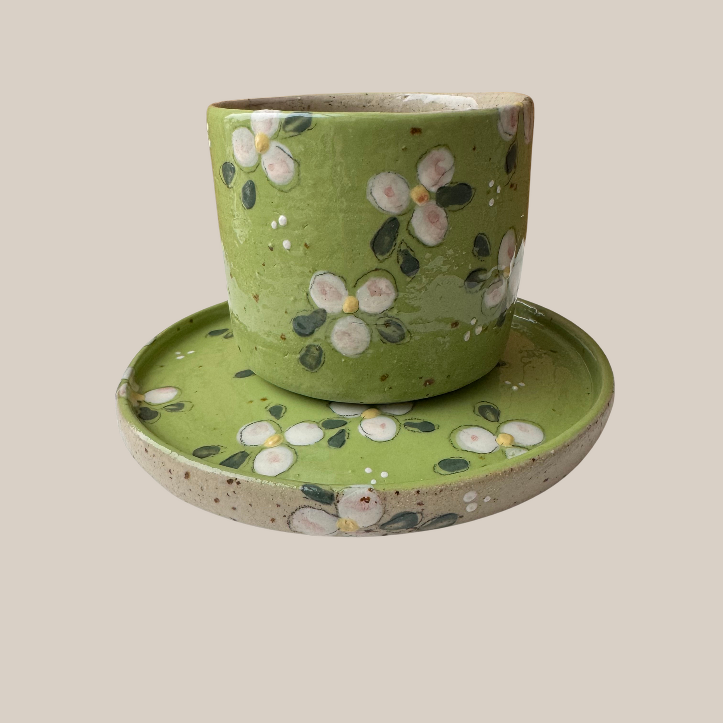 Keramikkop84. Lysegrøn med hvide æbleblomster.