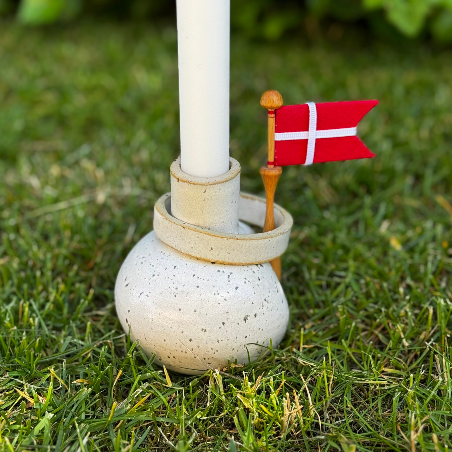 Lysestage med kniplepindsflag