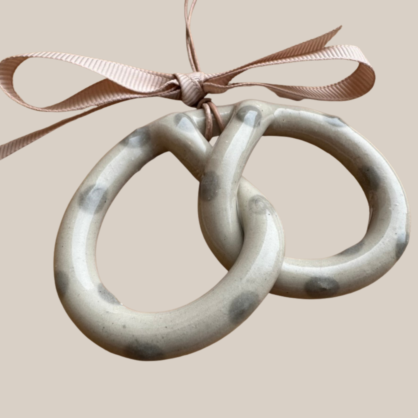 Kringle m. beige prikker