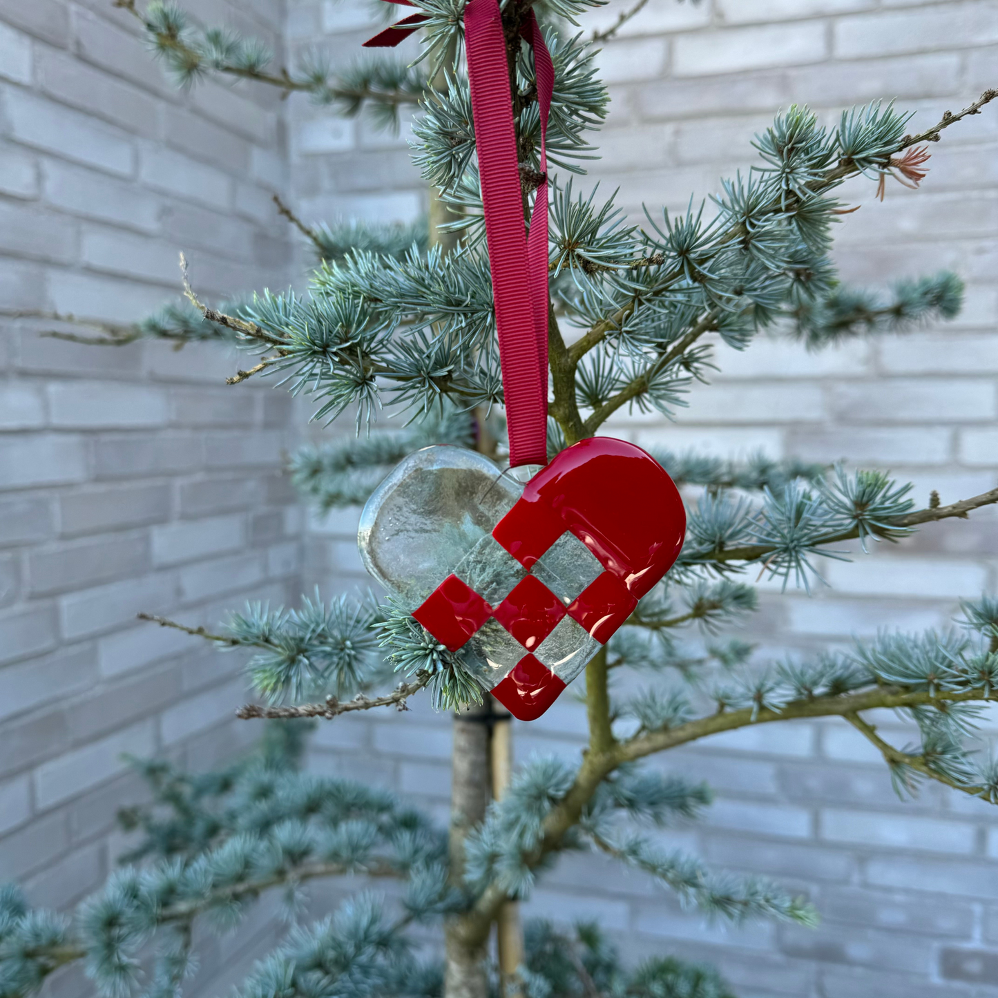Ophæng - julehjerte gennemfarvet rød/klar