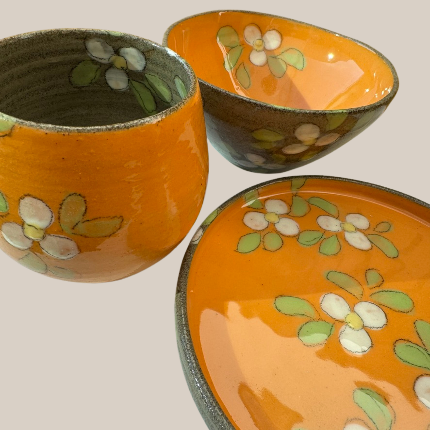 Keramik tallerken21-orange m. hvide æbleblomster