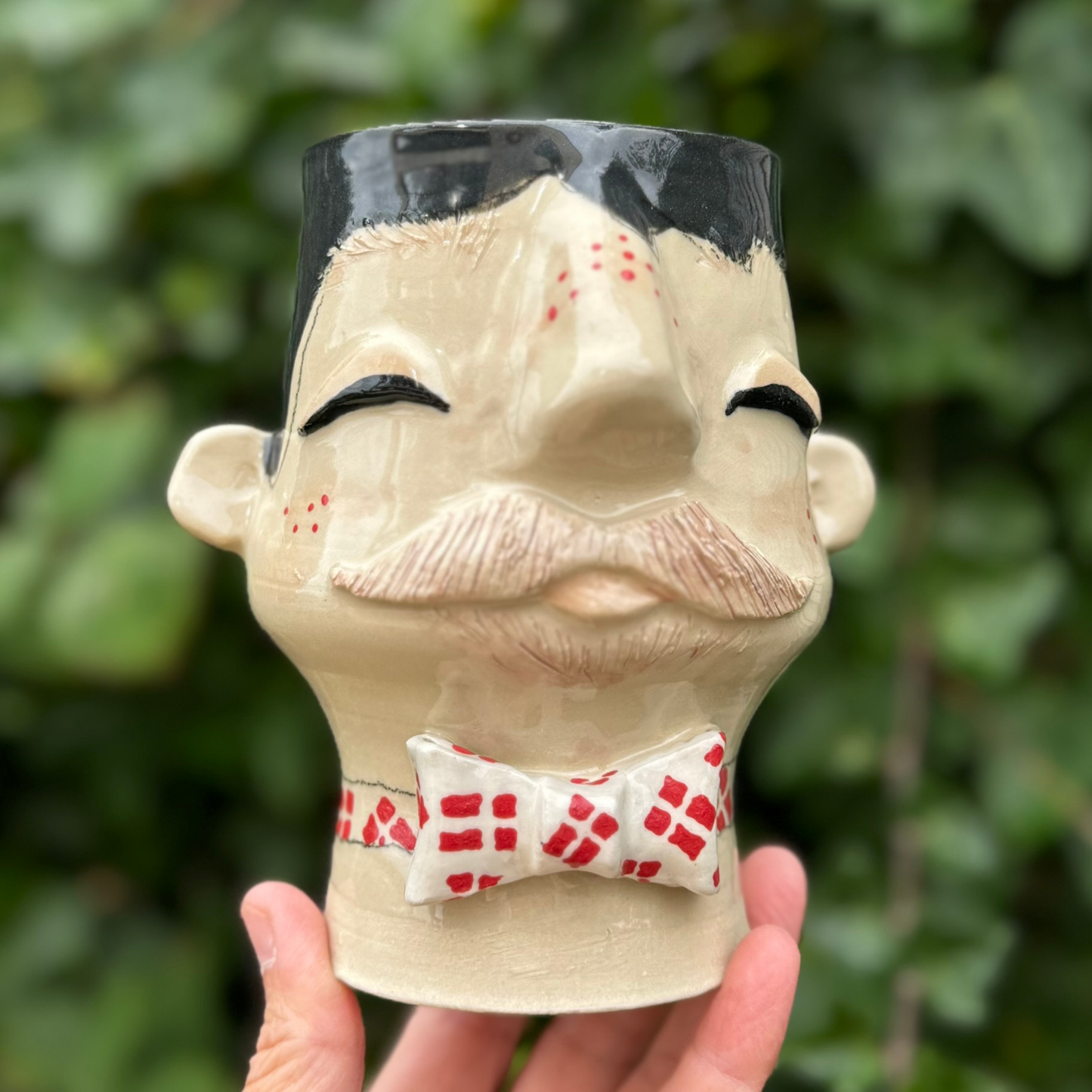 Kiki kop 234 - Moustache Kiki VASE u. briller