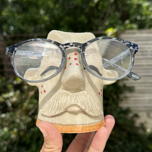 Kiki brilleholder 3. "Grå Leo-brille"