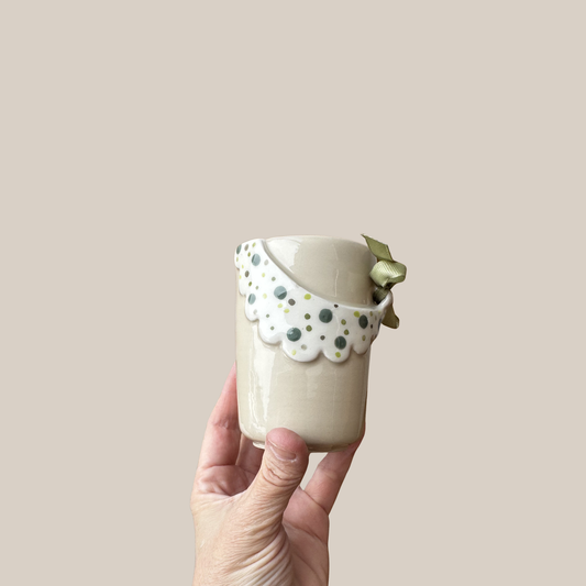 Kiki Krop Kop m. grønprikket krave og sløjfe