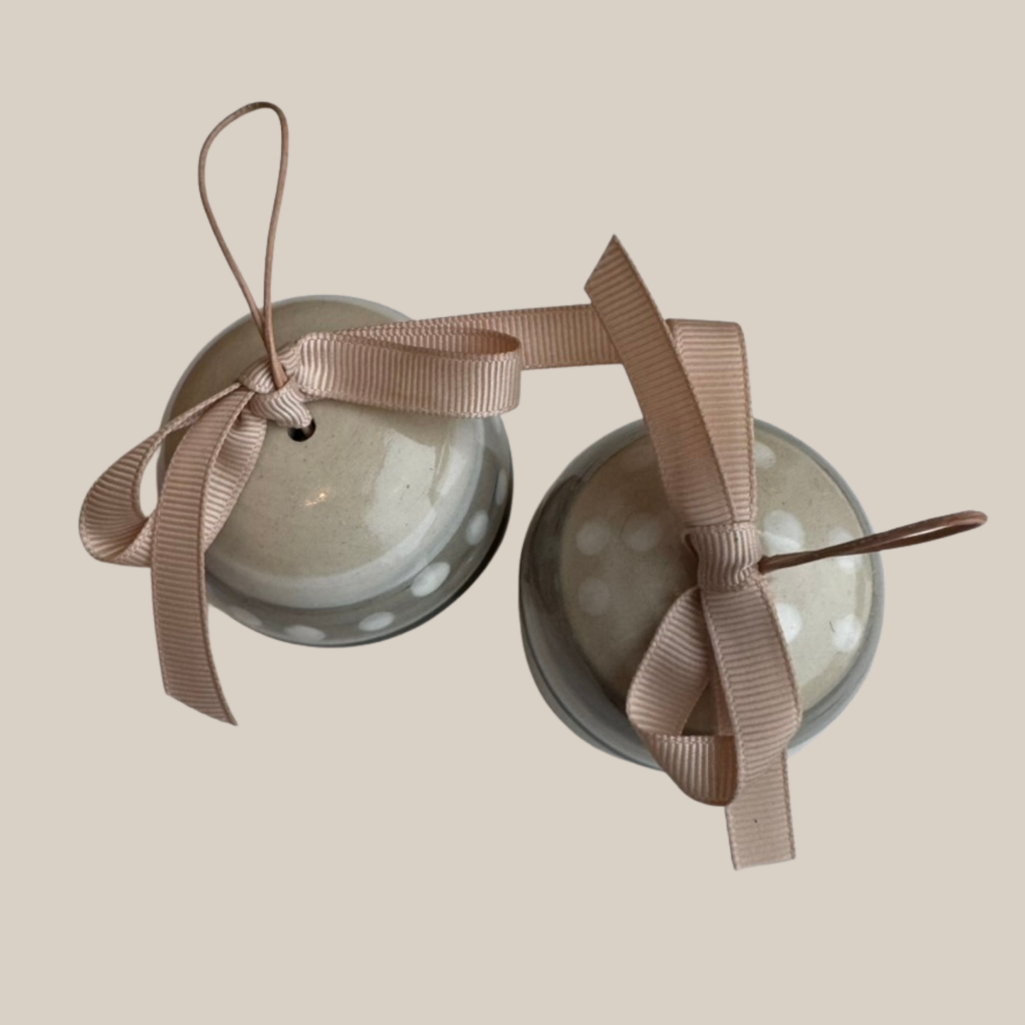 Klokker - 2 stk. m. beige sæt 2