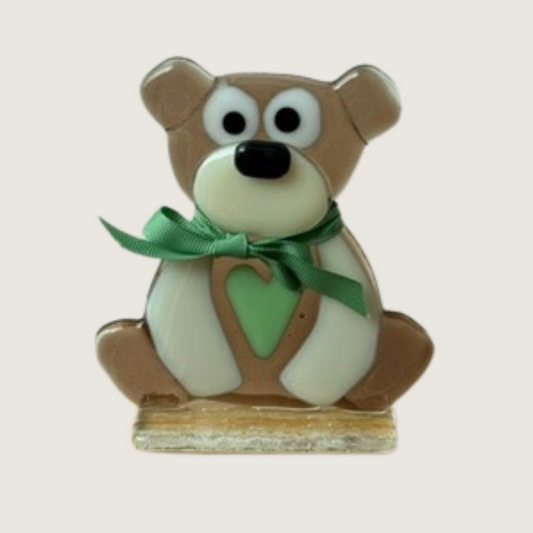 Bamse Bronzebrun med grønt.