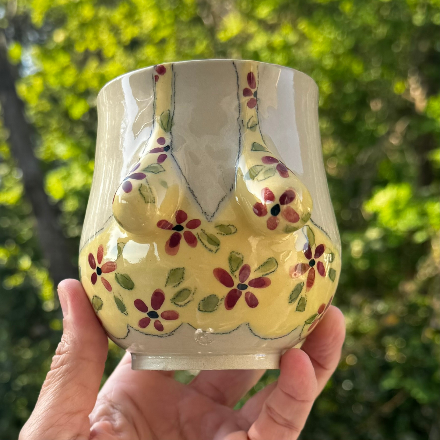 Sommer-krop-kop-med-lysegul-blomstret-crop-top 20