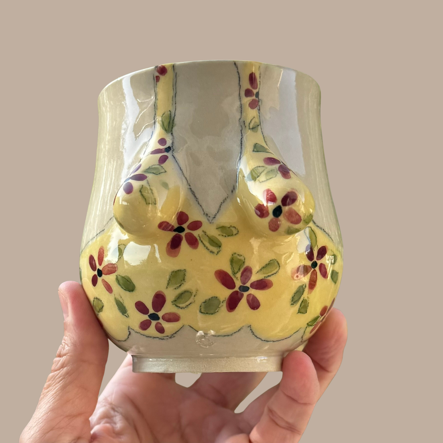 Sommer-krop-kop-med-lysegul-blomstret-crop-top 20