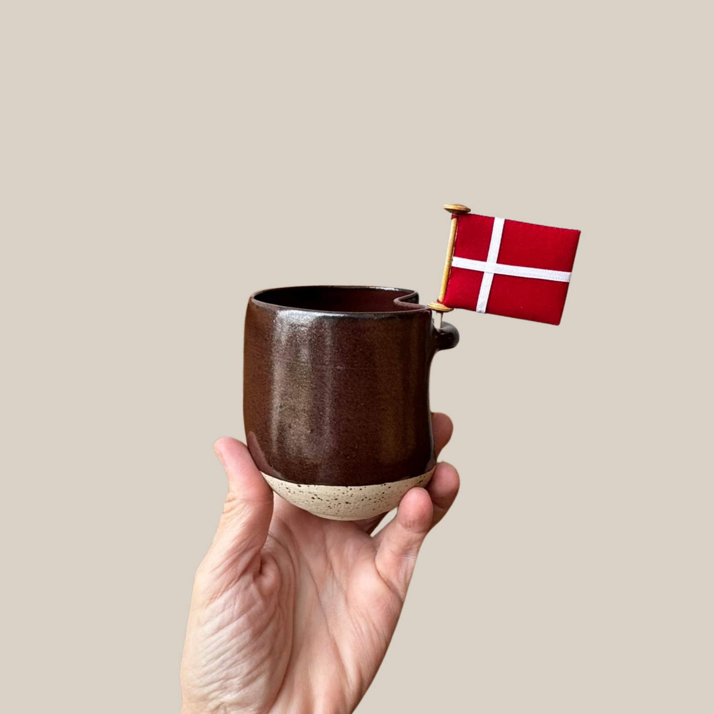 Flagkop nr. 9. Rødbrun