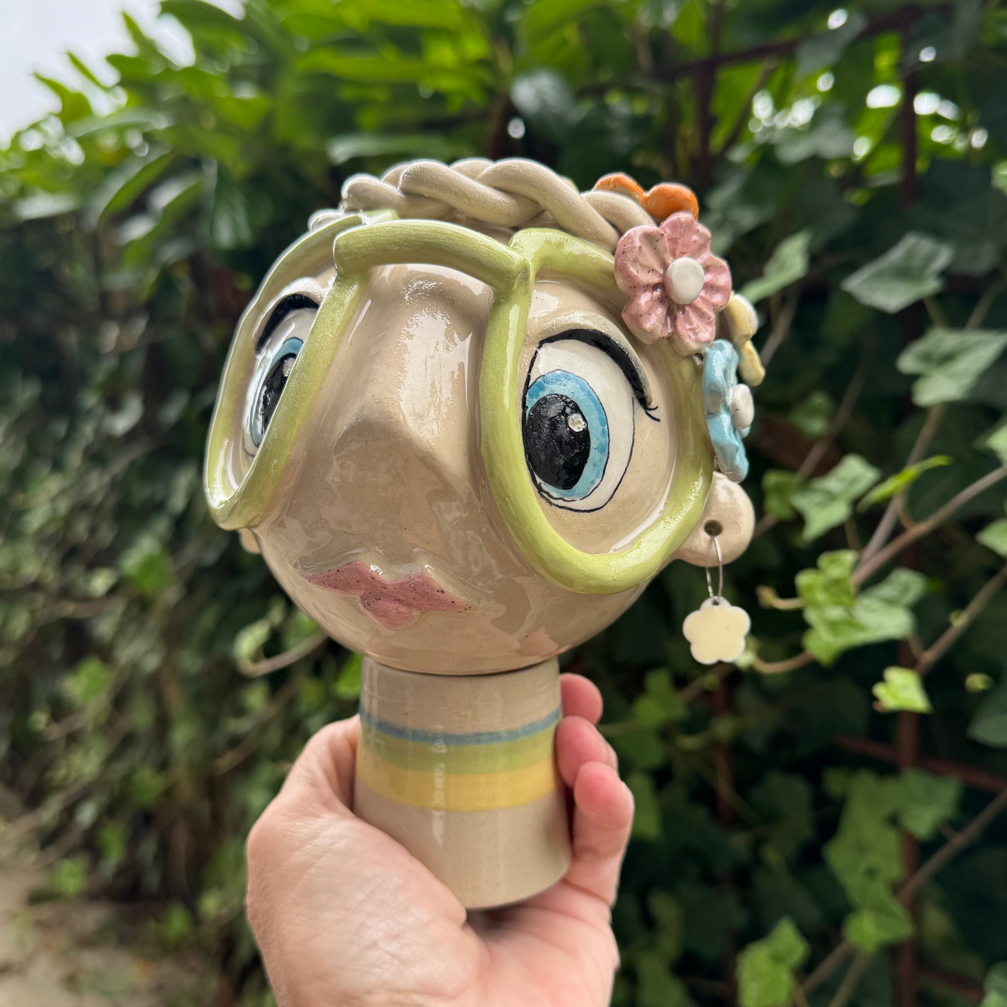 Kiki Kalypso m. fletning og farvede blomster