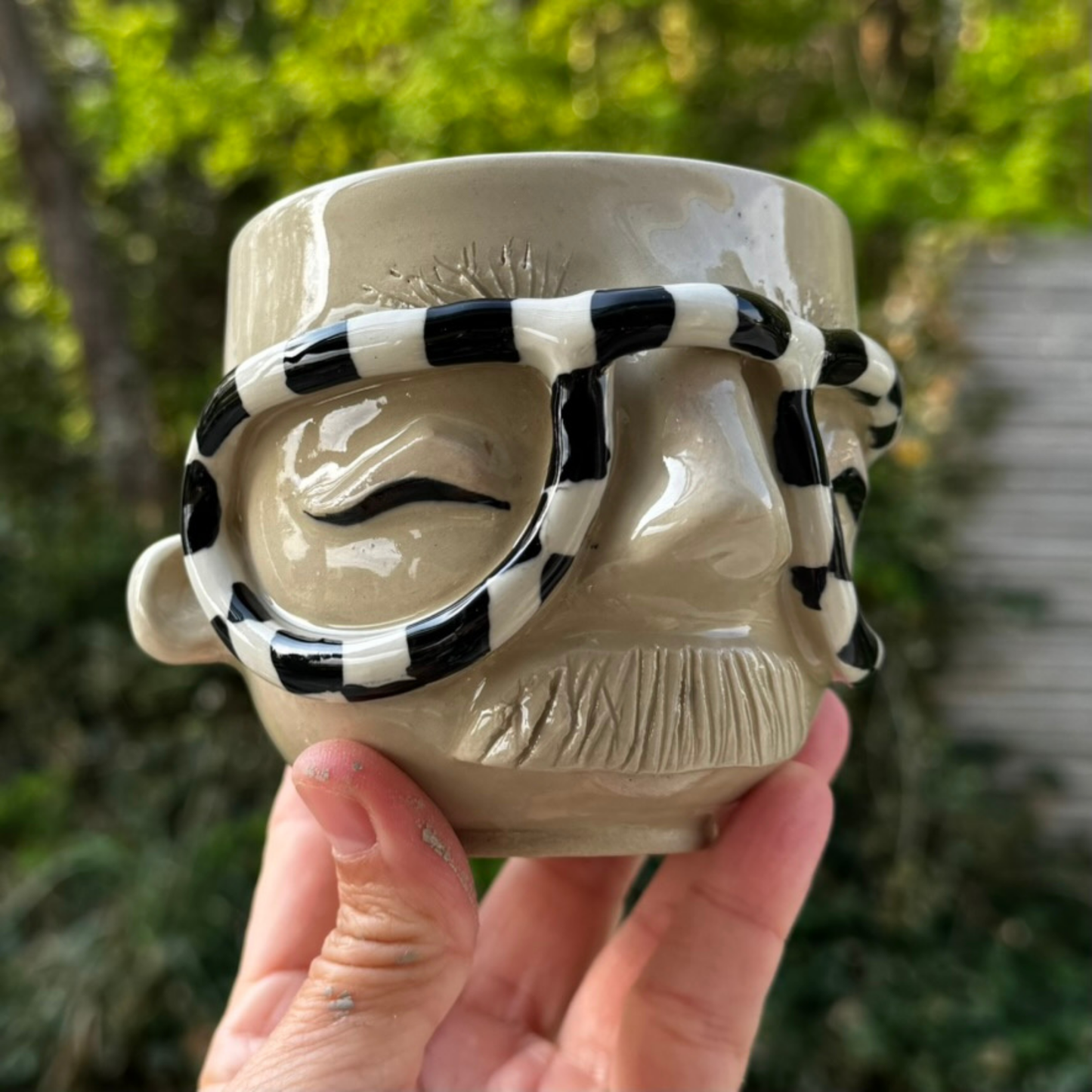 Kiki Moustache kop 173. Ternet brille