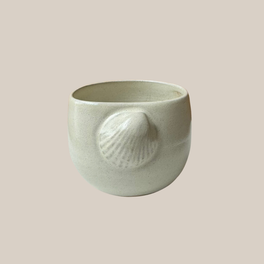 Beige keramik kop musling