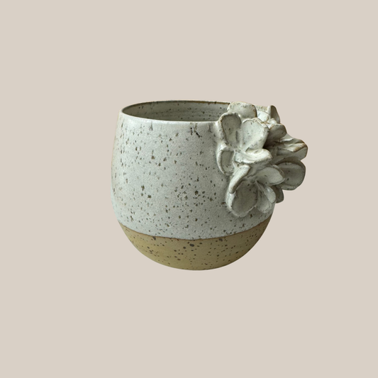 Keramik kop med hortensia- beige