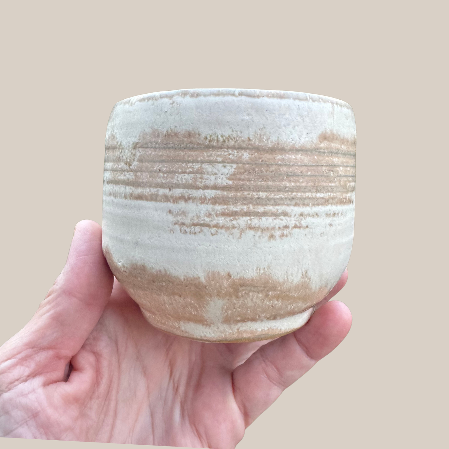 Lys keramik kop med rose.