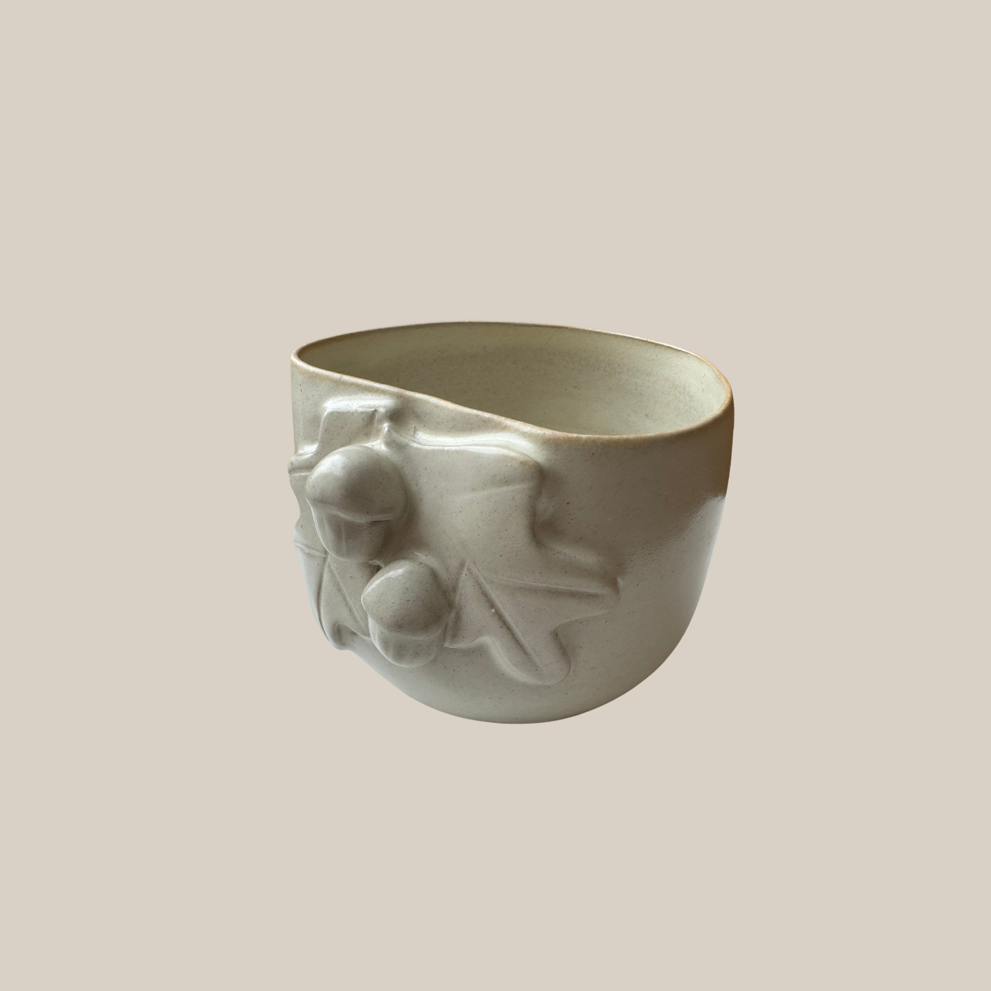 Beige Keramik kop med agern