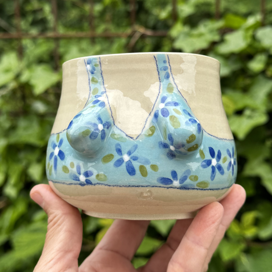 Sommer-krop-kop m. blå blomster