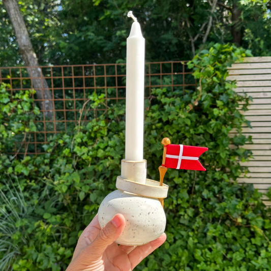 Lysestage med kniplepindsflag