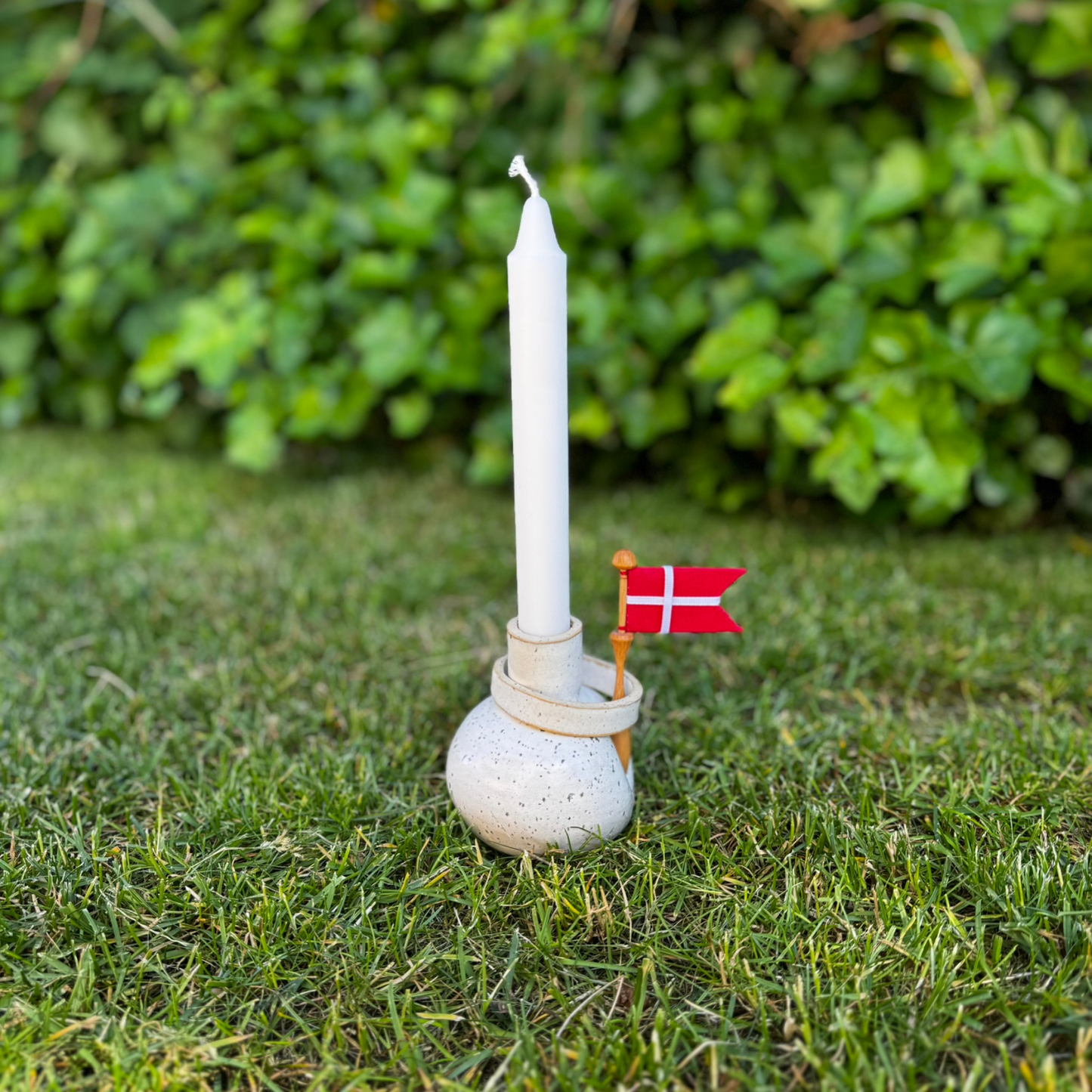 Lysestage med kniplepindsflag