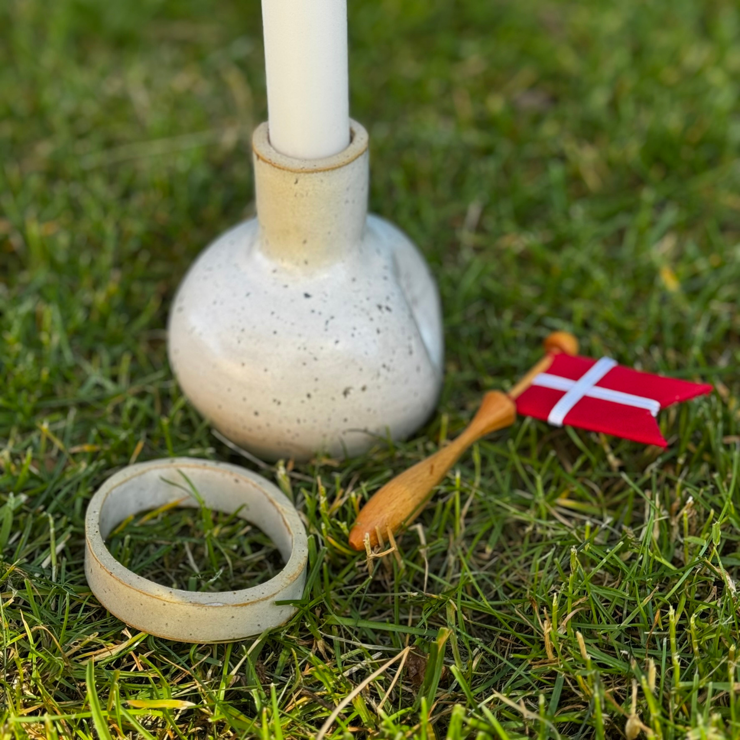 Lysestage med kniplepindsflag