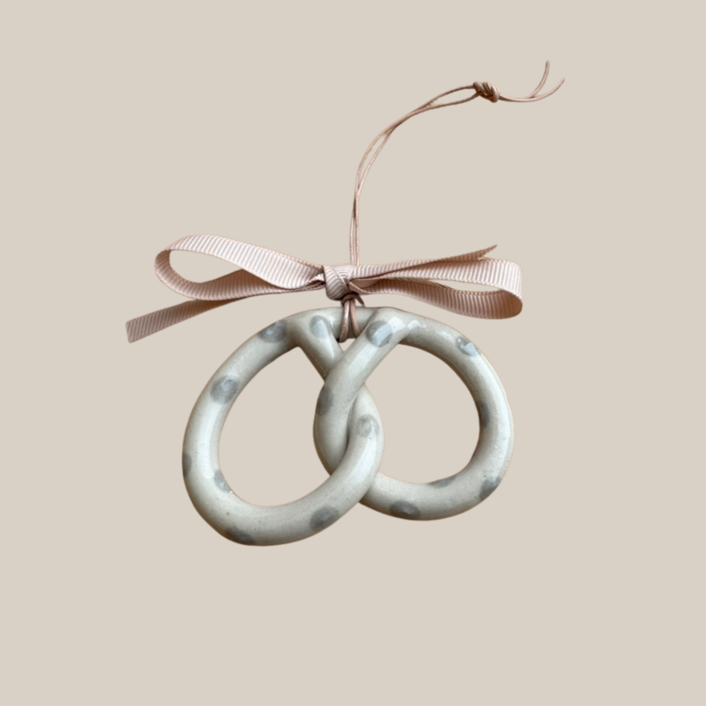 Kringle m. beige prikker