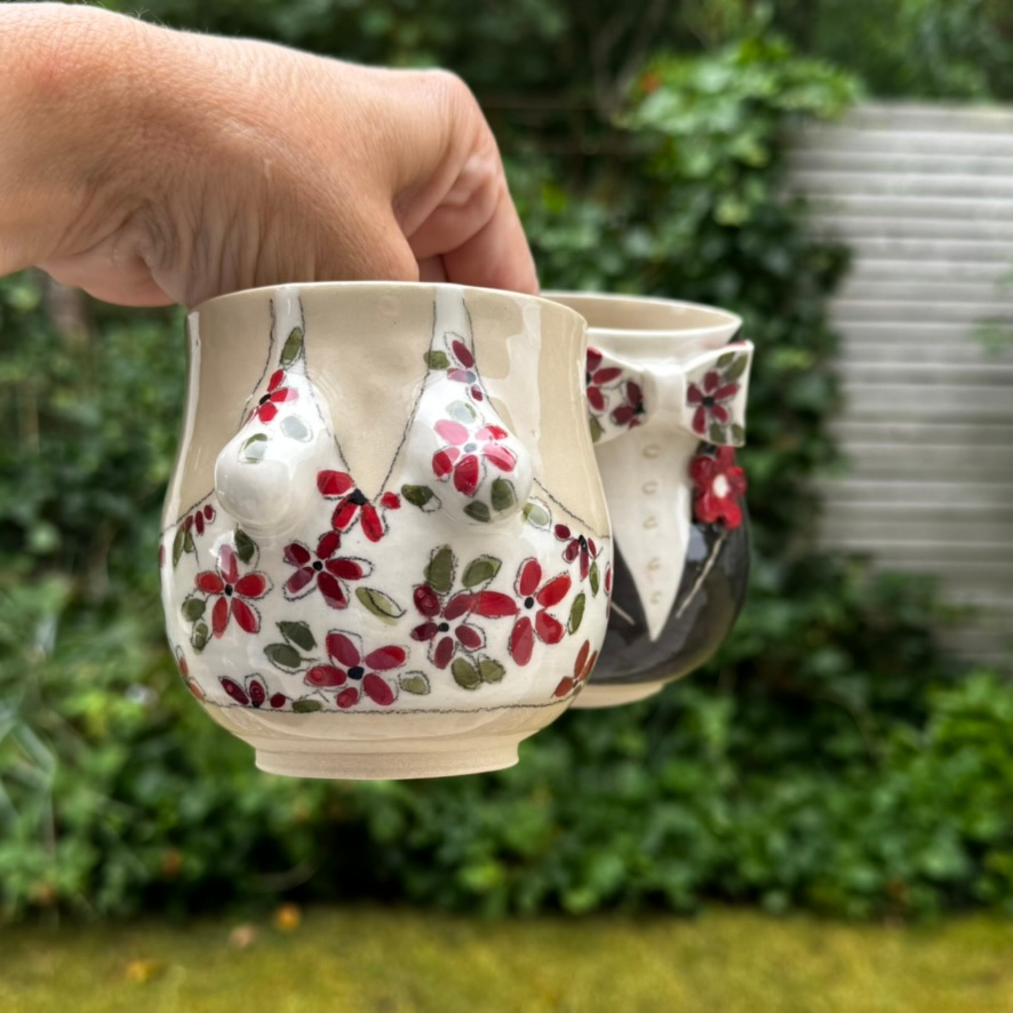 PAR 16- HR & FRU med røde blomster.