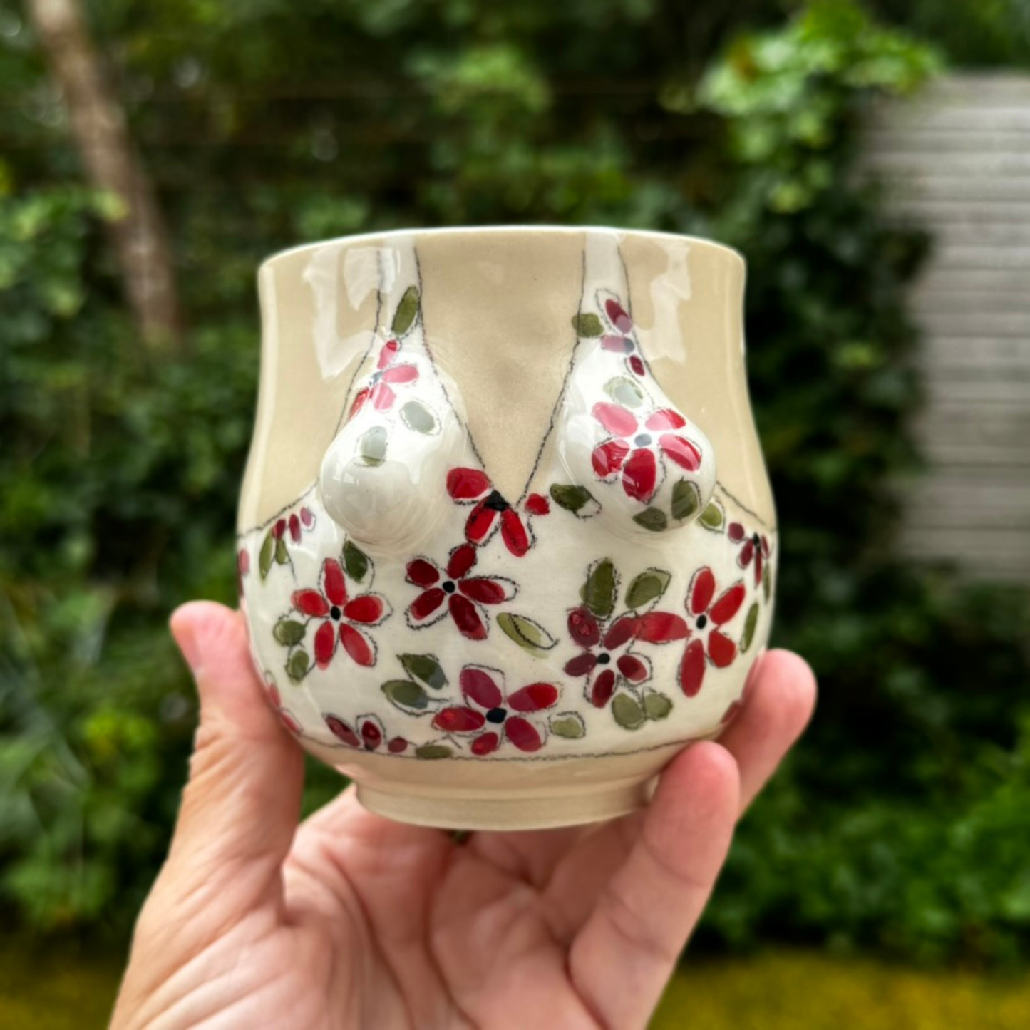 PAR 16- HR & FRU med røde blomster.