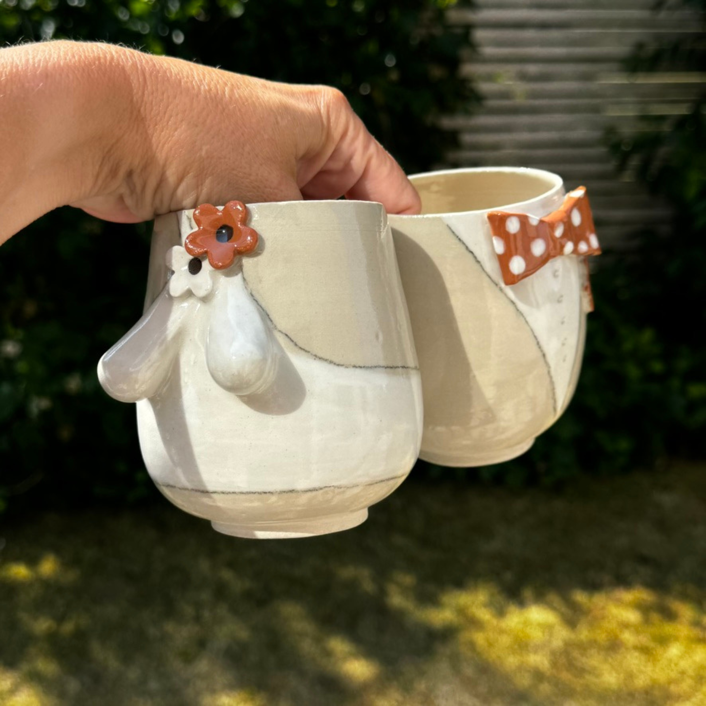 PAR 11- HR & FRU kropkopper i hvid og terracotta.