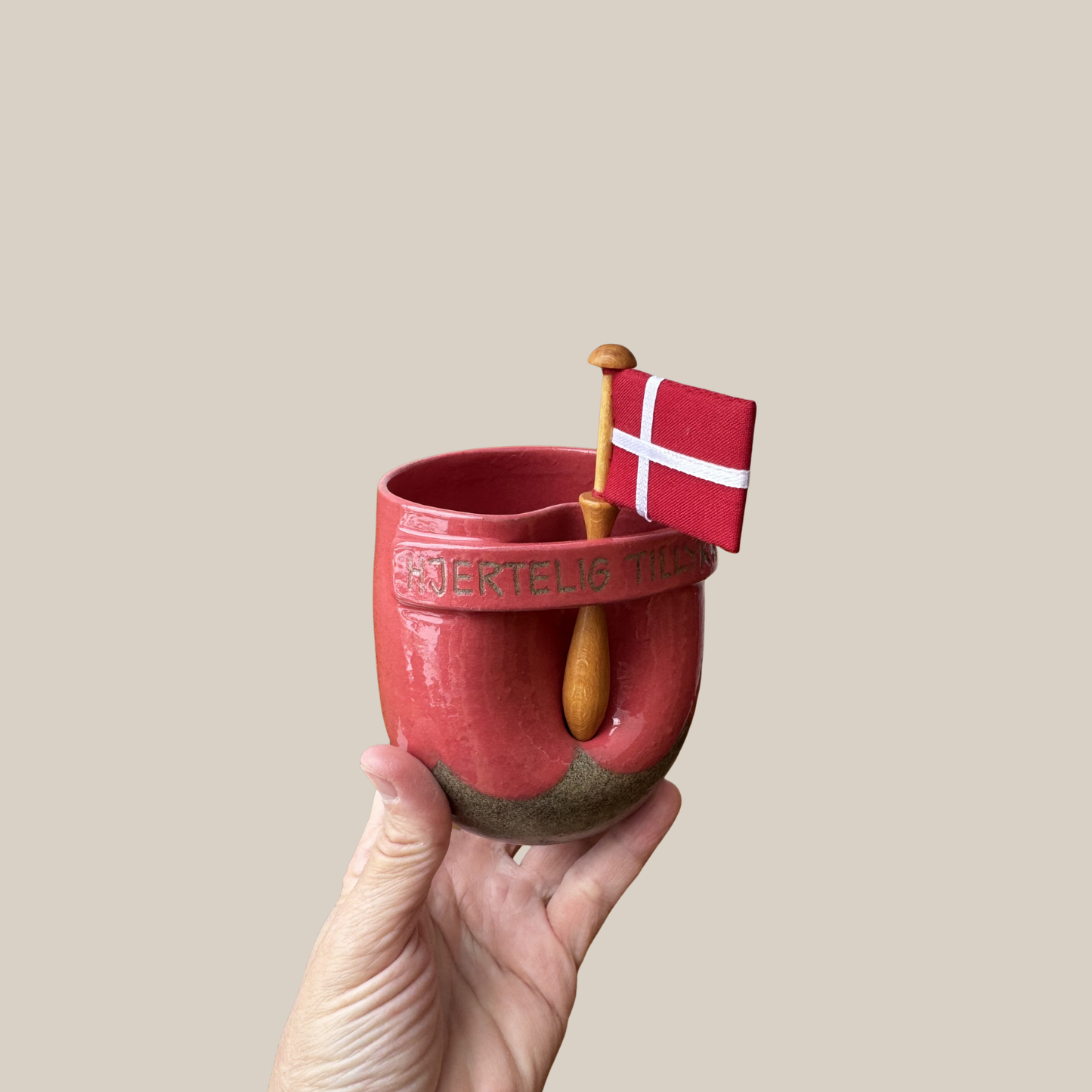 Rød med tekst nummer 1